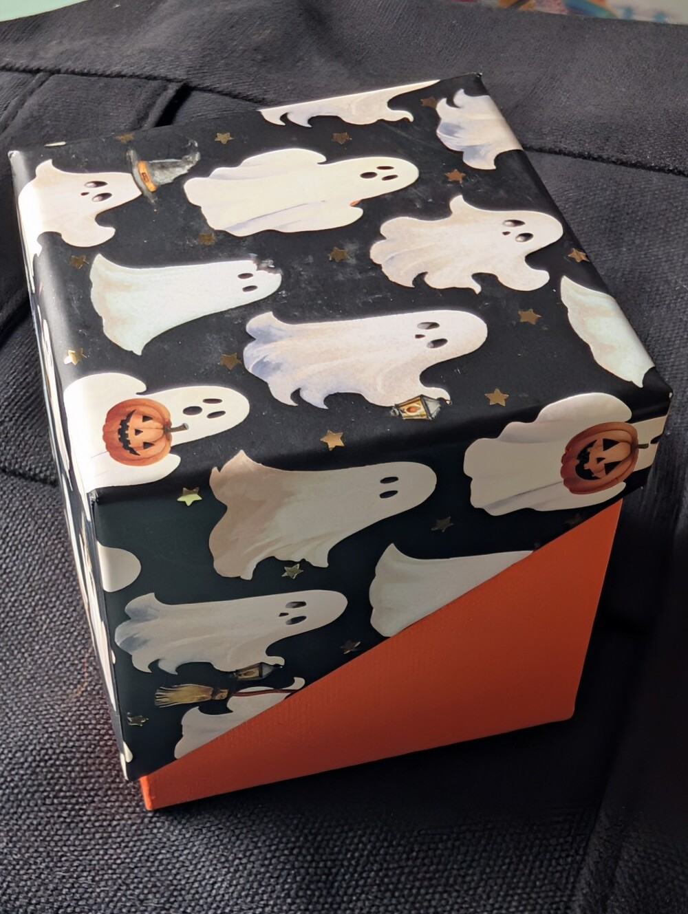 👻 Cute Ghost with Pink Book Charm Earrings 📖 - Picture 3 of 5